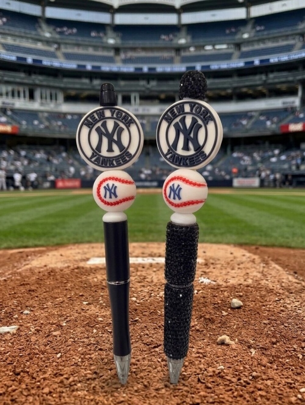 ⚾  New York Yankees Beadable Pens - Set of 2 - Refills Included